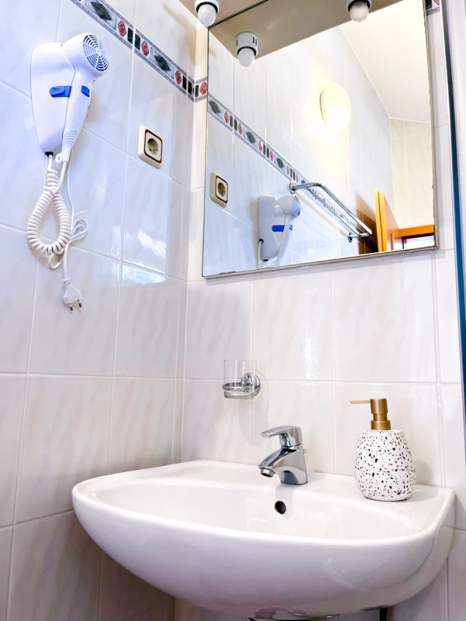 Bright and Sunny Room with Terrace, Zadar & Krk Vacation Oasis Zadar