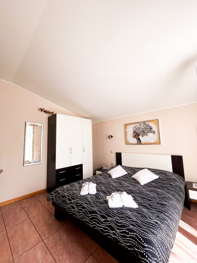 Bright and Sunny Room with Terrace, Zadar & Krk Vacation Oasis Zadar