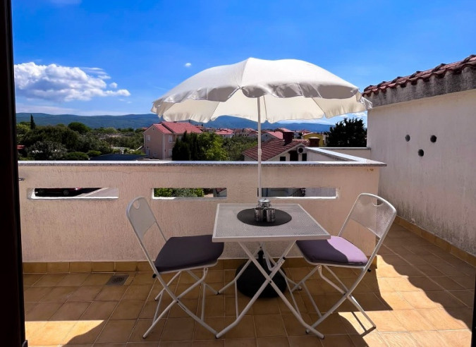 Bright and Sunny Room with Terrace, Zadar & Krk Vacation Oasis Zadar