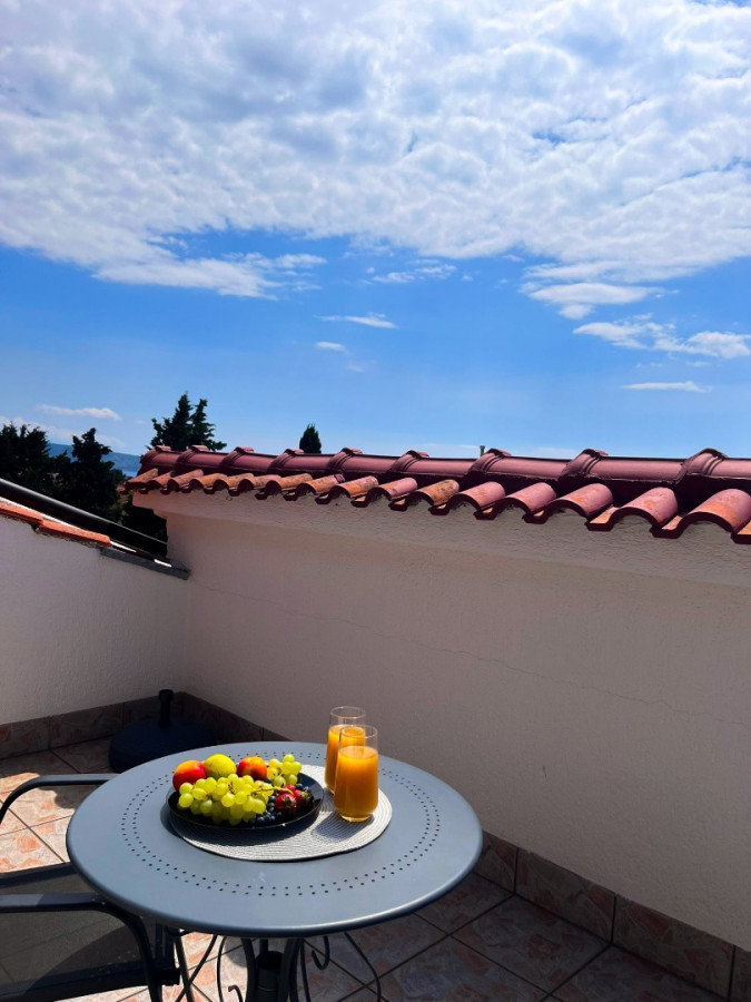 Summer Escape: Room with sea view terrace, Zadar & Krk Vacation Oasis Zadar