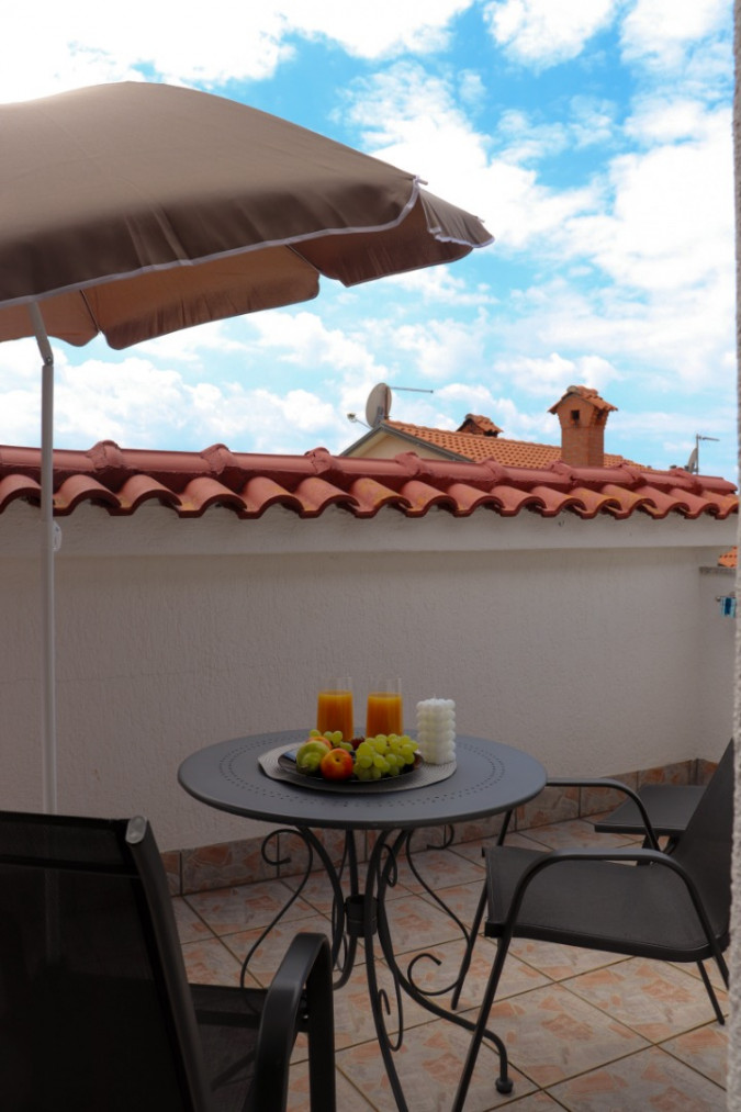 Summer Escape: Room with sea view terrace, Zadar & Krk Vacation Oasis Zadar