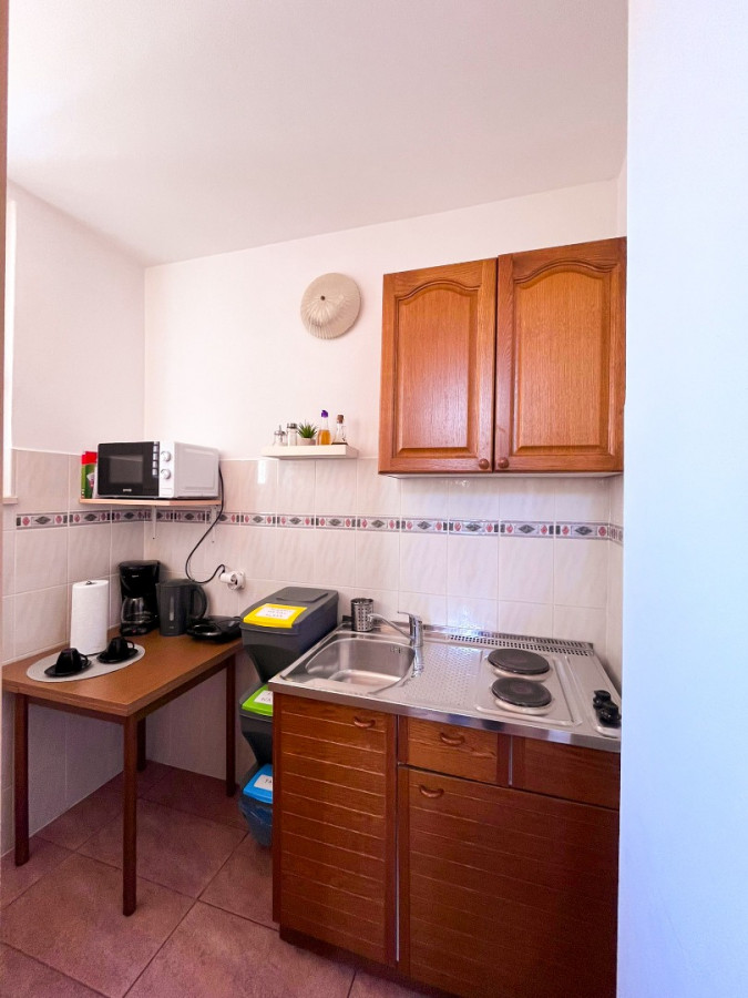 Bright and Sunny Room with Terrace, Zadar & Krk Vacation Oasis Zadar