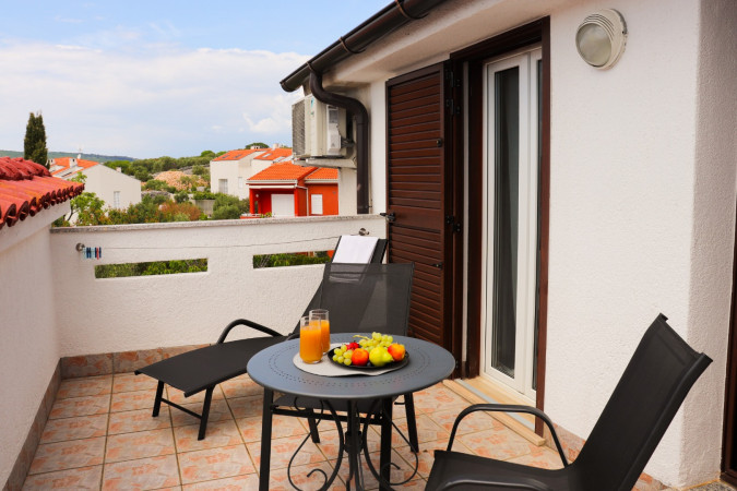 Summer Escape: Room with sea view terrace, Zadar & Krk Vacation Oasis Zadar